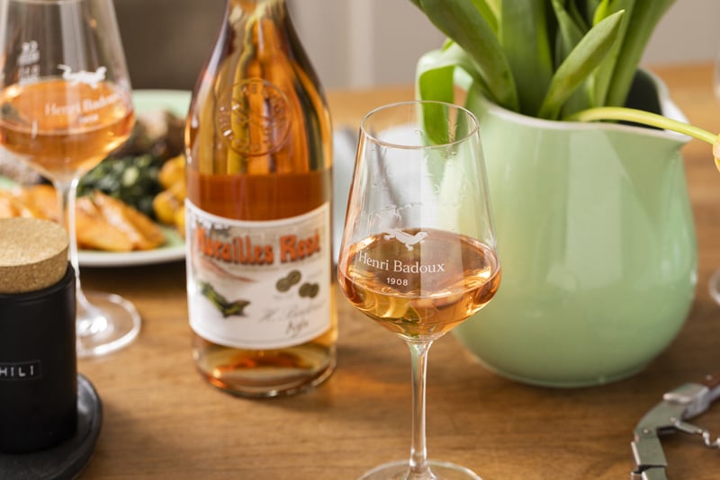 Bouteille de vin de Murailles Rosé, de la Maison Henri Badoux à Aigle, à servir à l’apéritif.